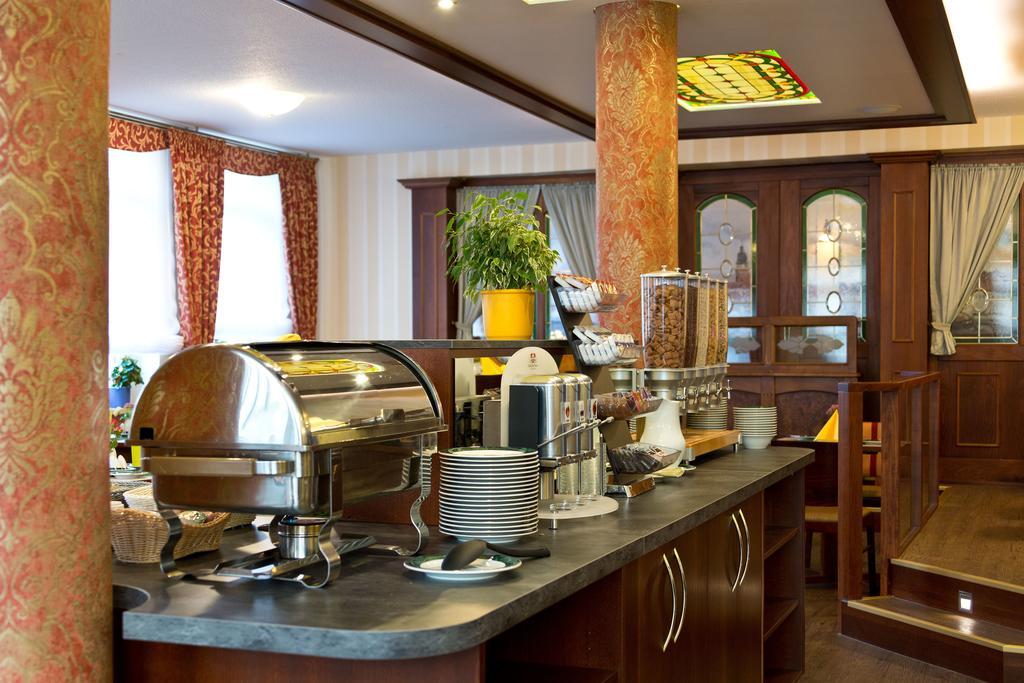 Hotel Fuer Dich Waren  Exteriör bild