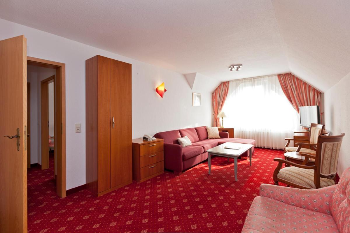 Hotel Fuer Dich Waren  Exteriör bild